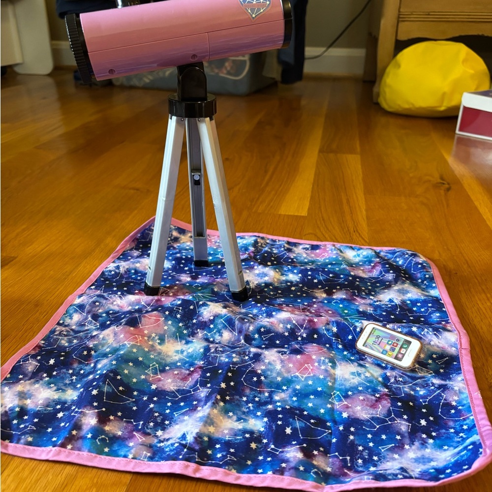 Luciana’s telescope set